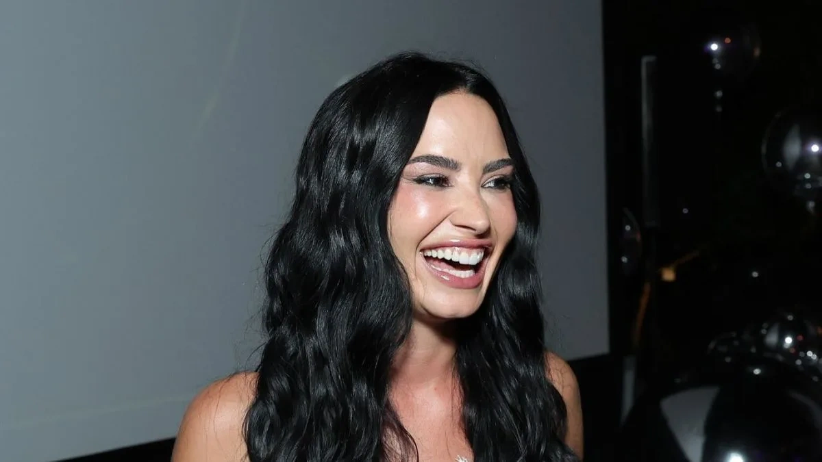 The Evolution of Honesty | Demi's Radical Transparency