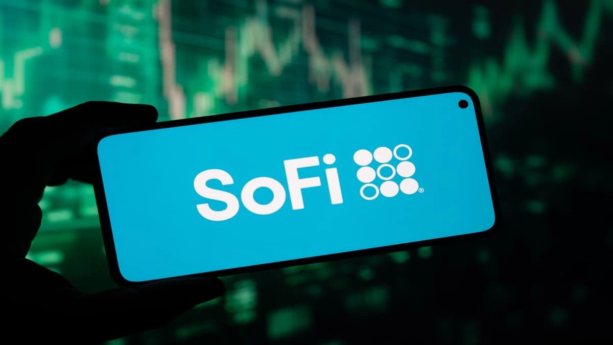 SoFi's Big Bet | The Financial Services Super-App